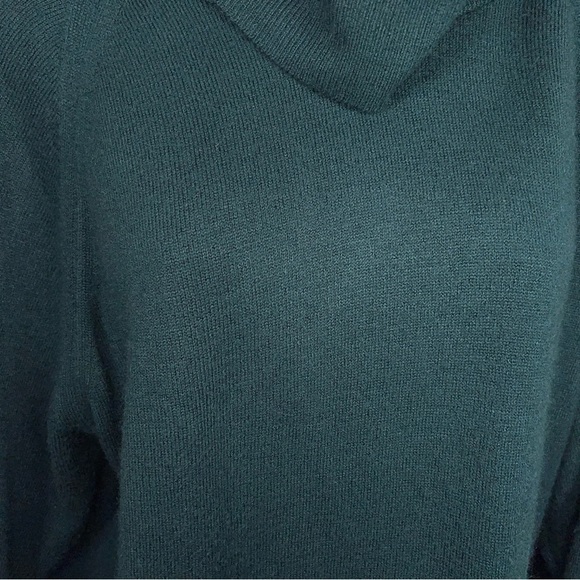 Vintage Medium Green Turtleneck Sweater Womens Long Sleeve Soft Academia - Picture 5 of 11